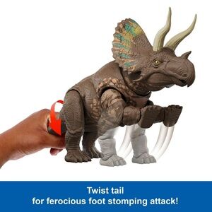Jurassic World Rebirth Gigantic Thrashers Eotriceratops Dinosaur Figure Toy